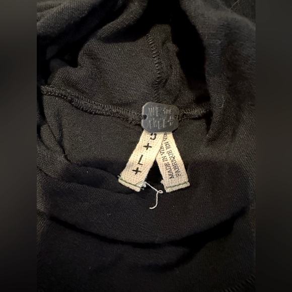 Free People oversized turtleneck - Picture 4 of 4